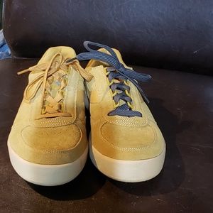 Diadora mens shoes.